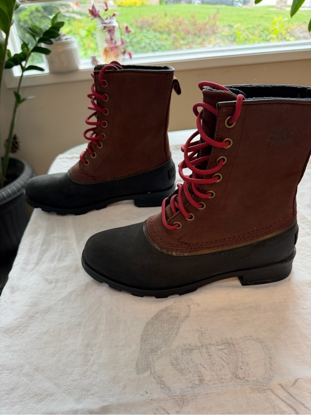 Brand new Sorel waterproof Lace-Up Outdoor Boots - Picture 2 of 8